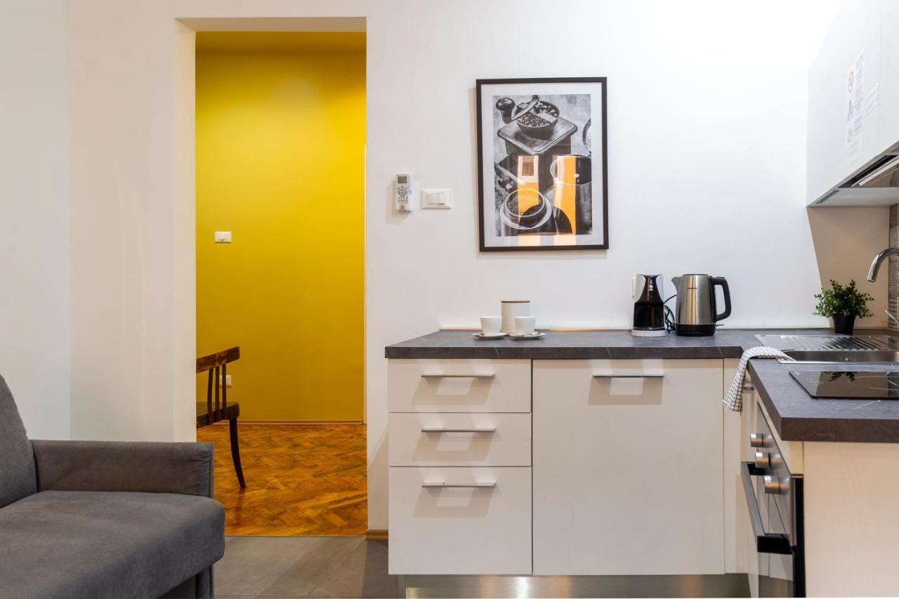 Tram Apartment For 4 Guests Триест Экстерьер фото